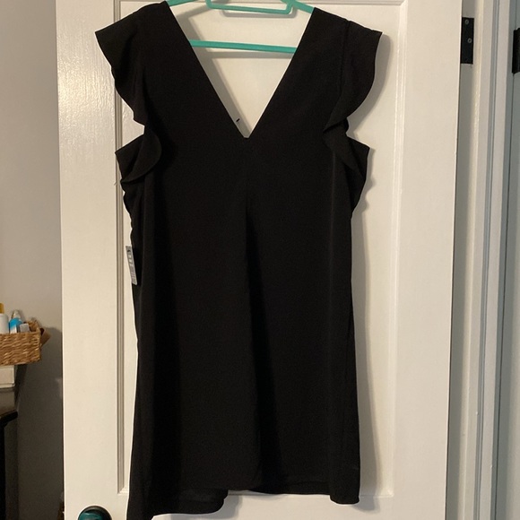NWT Black Womens shift dress with ruffle sleeve. New with tags - Picture 2 of 3